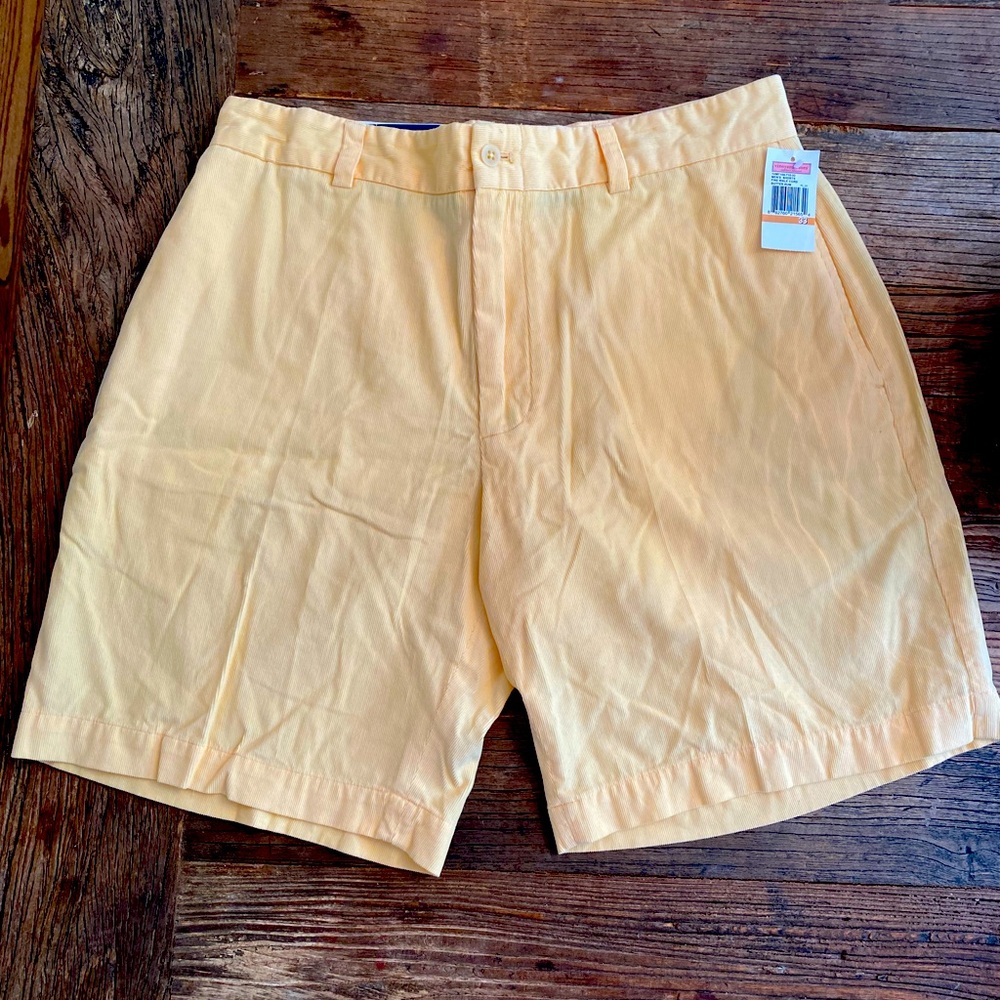 NWT Men’s Vineyard Vines light corduroy shorts
